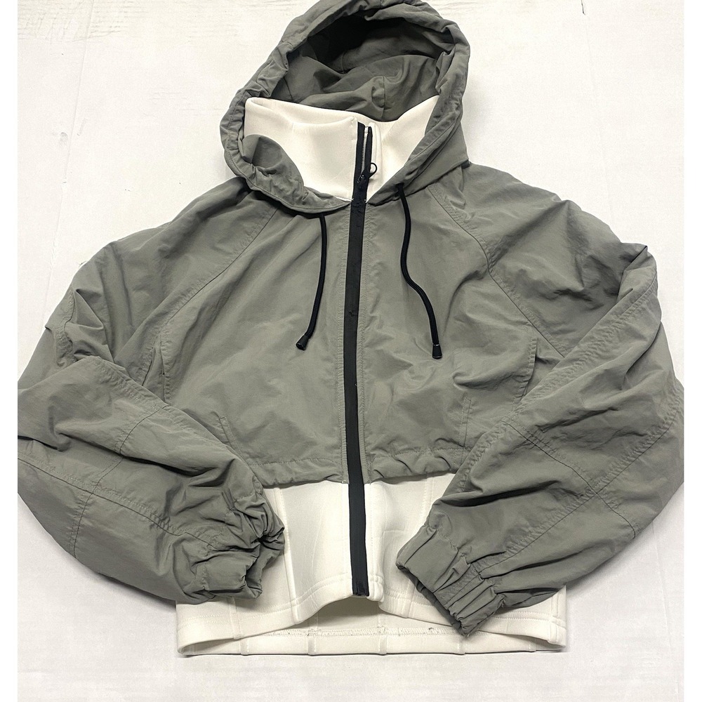 Zara Women's Cropped Hooded Nylon Windbreaker Jacket. Medium